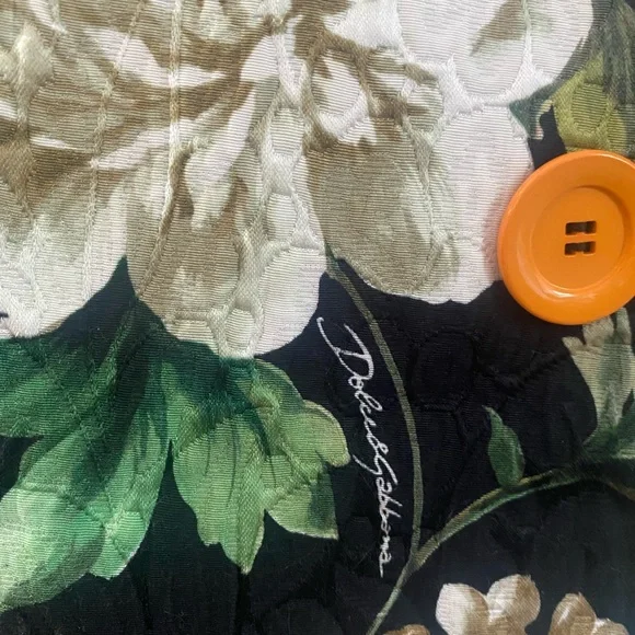 Dolce & Gabbana Black Floral Skirt. - Picture 7 of 9